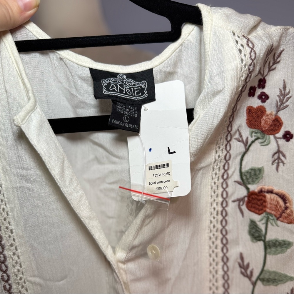 Angie Cream Blouse with Floral Embroidery FLAWED - Picture 3 of 8